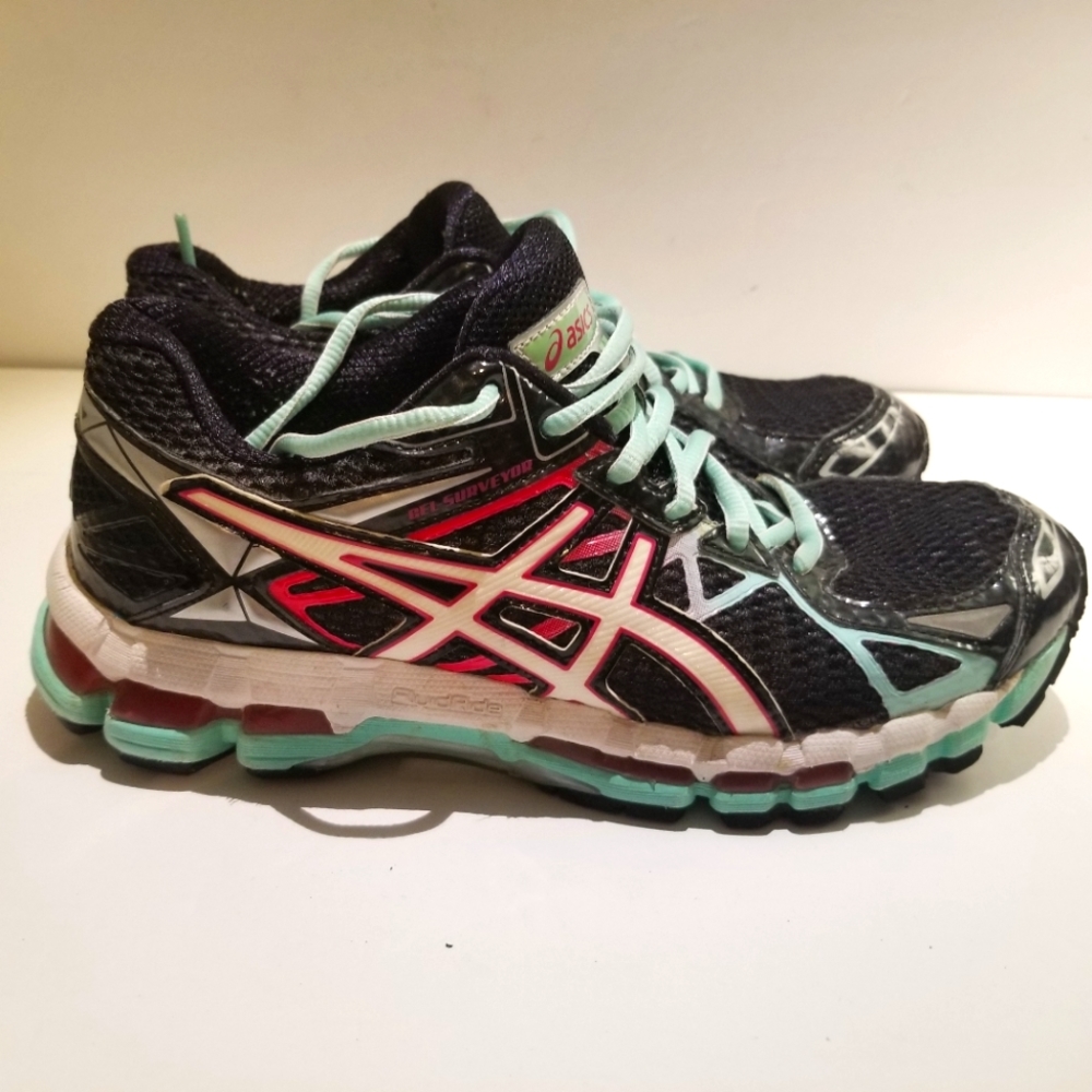 ASICS- GEL SURVEYOR Shoes Women’s size 8